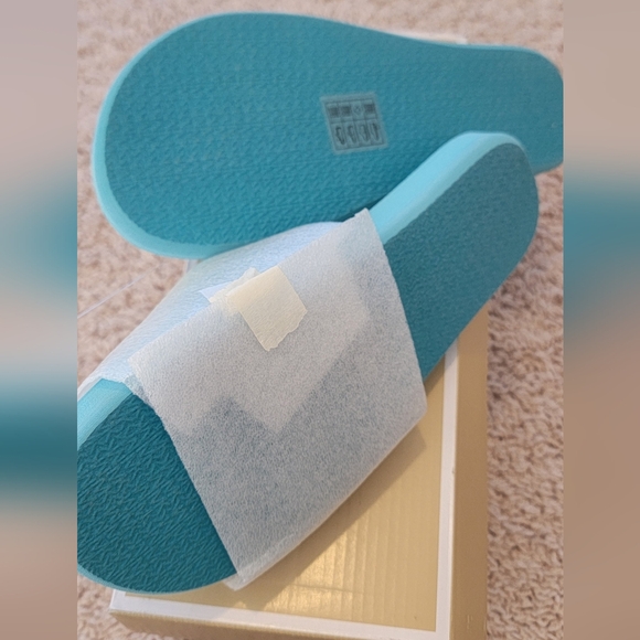 Michael Kors MK Slides - Picture 4 of 8